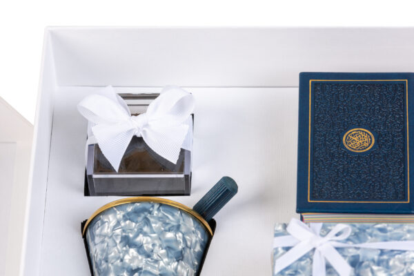 Blue Mother of Pearl Set with Koran - Image 3